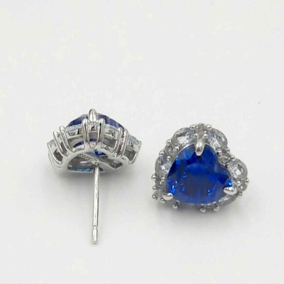 5 carat Blue Sapphire Light Blue Spinel Heart Cut Luxury Stud Earrings - Picture 5 of 10